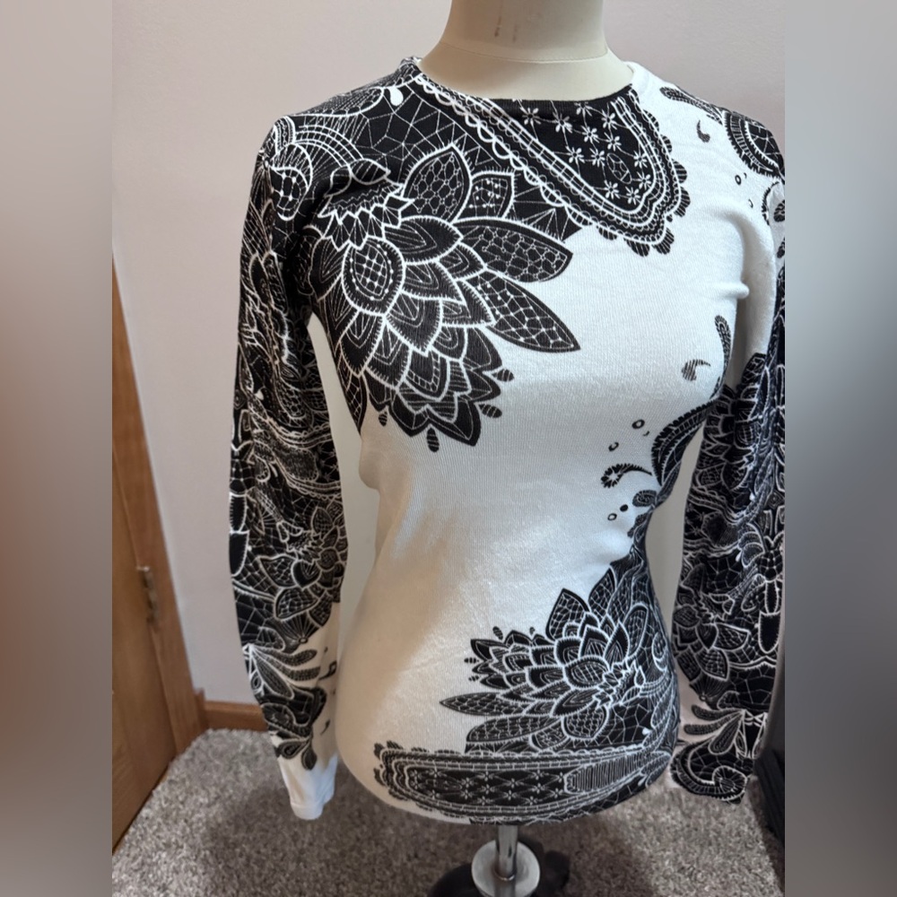 Venus Lightweight Floral Sweater- Size XS